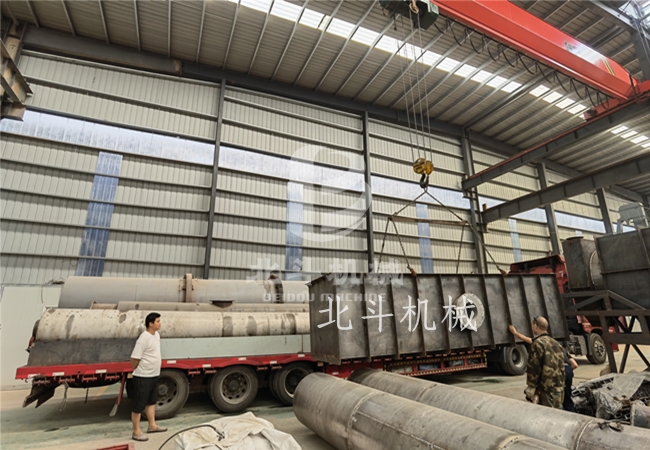 高效节能的核桃壳香蕉视频污版机装车发往安徽地区