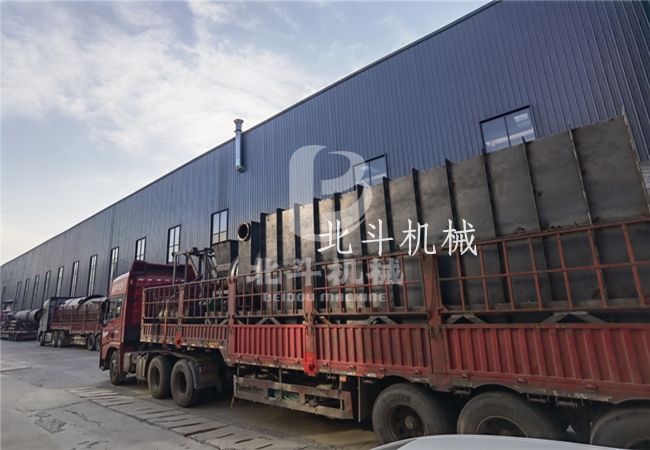 城市污泥香蕉视频污版机装车发往山西地区,做好每一个环节