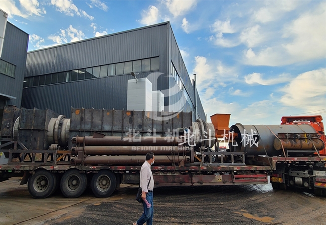 广东客户定制的竹木香蕉视频污版机顺利装车发货