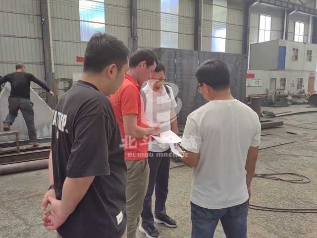 热烈欢迎非洲客户来香蕉视频在线观看下载实地考察生物质香蕉视频污版机